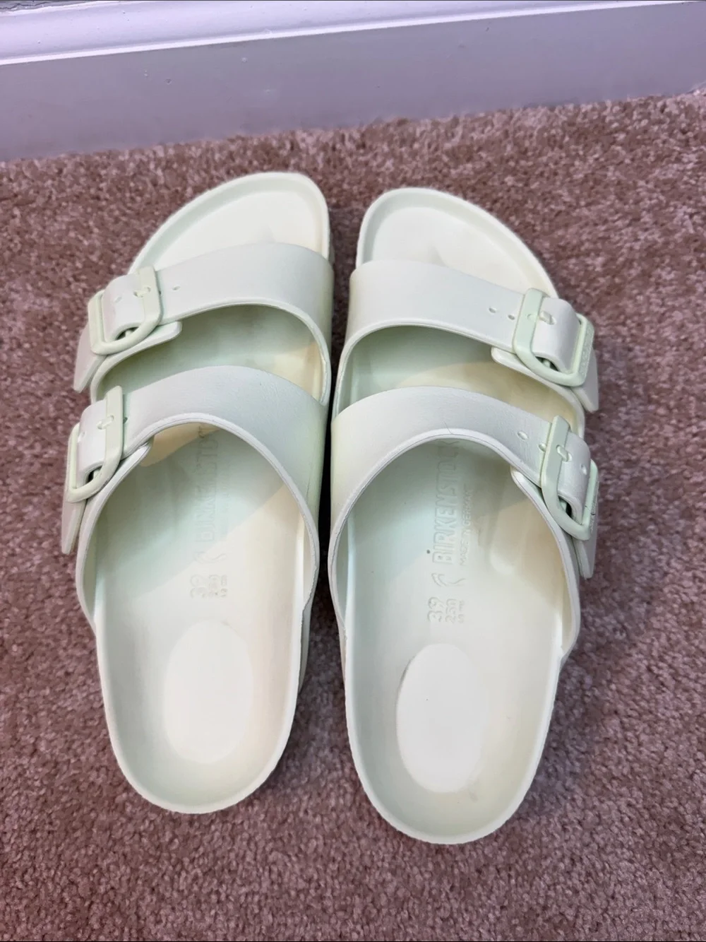 Birkenstock Two-Buckle Arizona Essentials EVA Slides in Faded Lime EU 39 - Picture 6 of 8